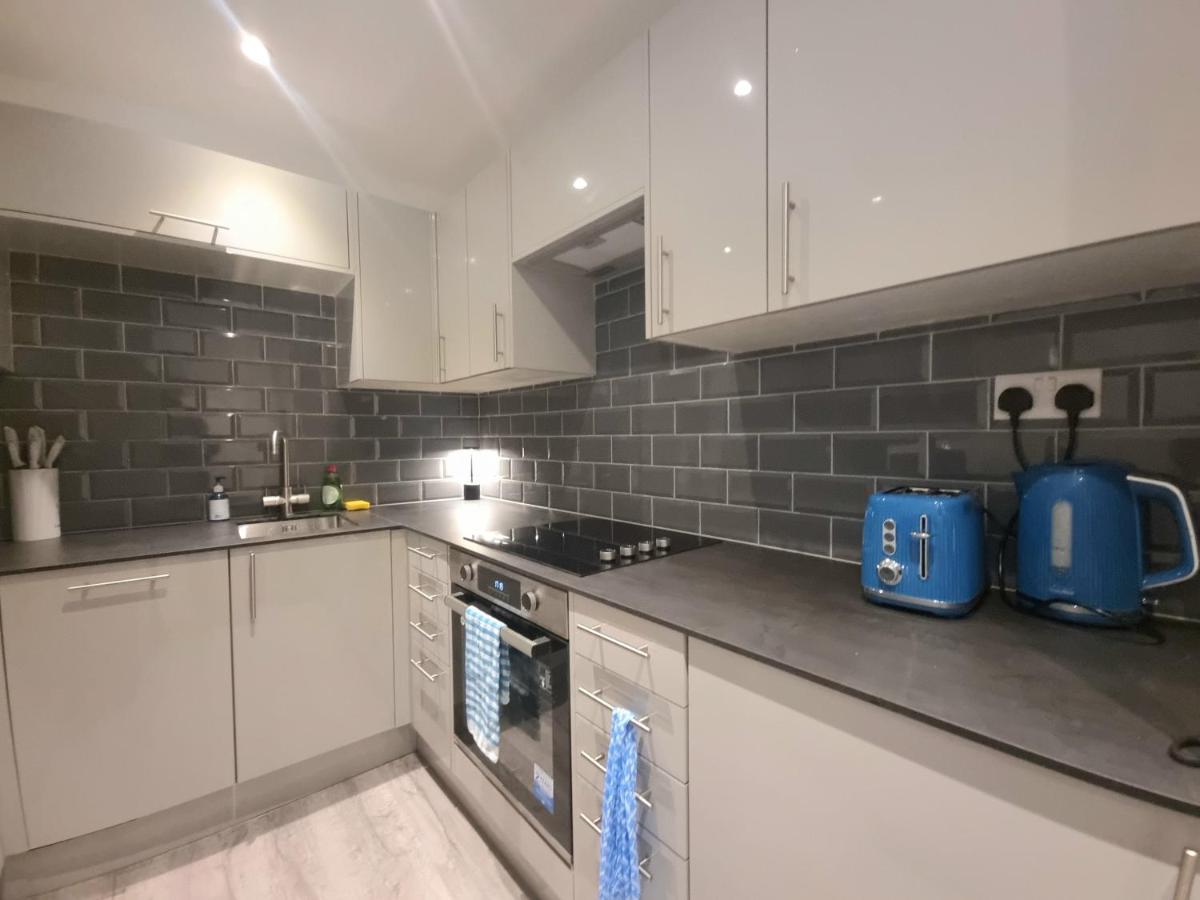 Stylish Converted Ground Floor Studio - London Kültér fotó