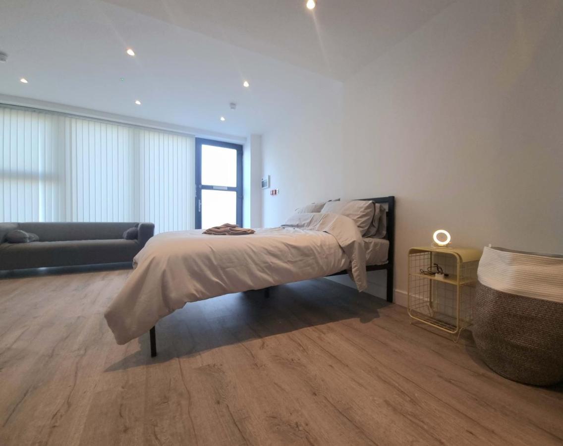 Stylish Converted Ground Floor Studio - London Kültér fotó